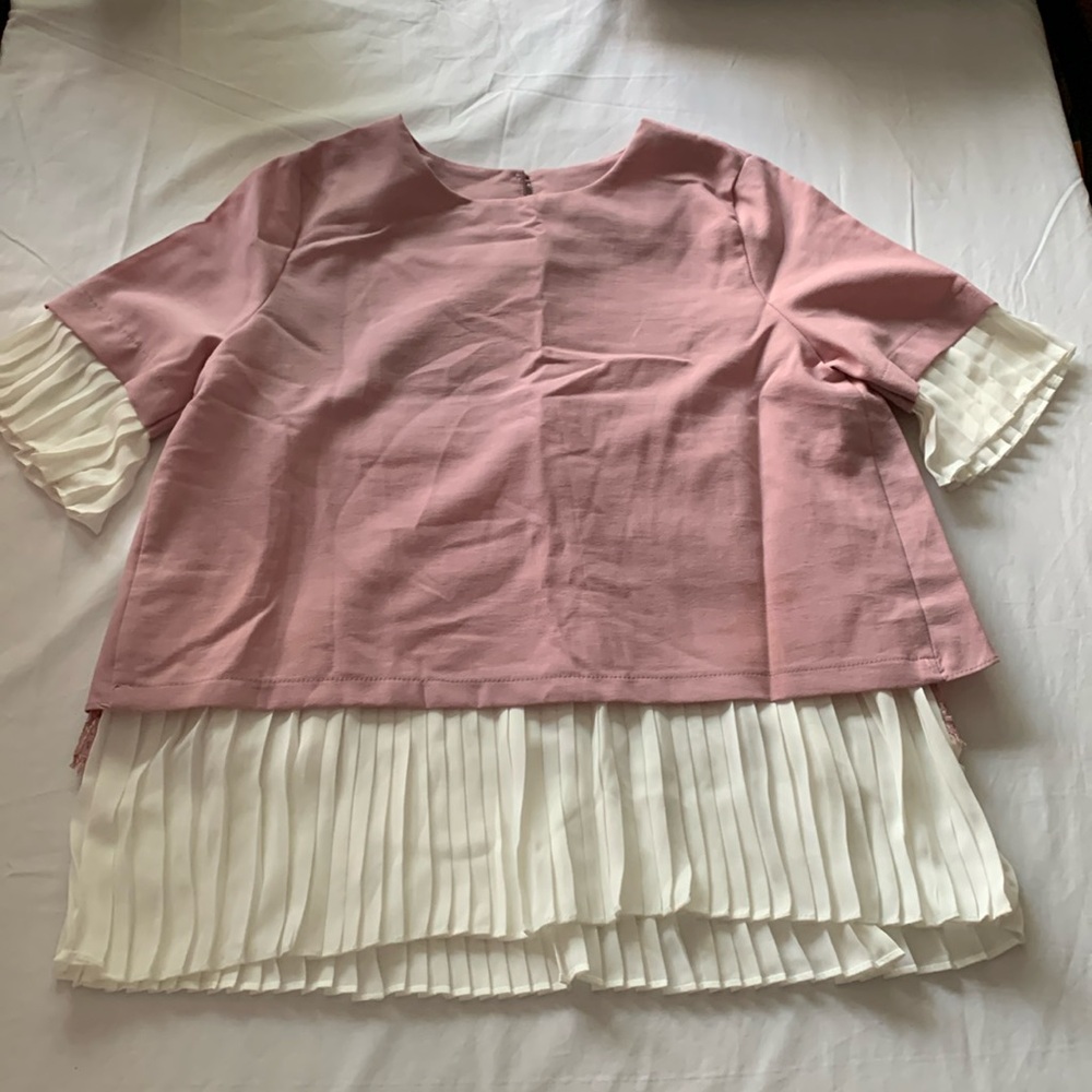 Mauve pleated/lace top; no tag-has a boxy size small fit